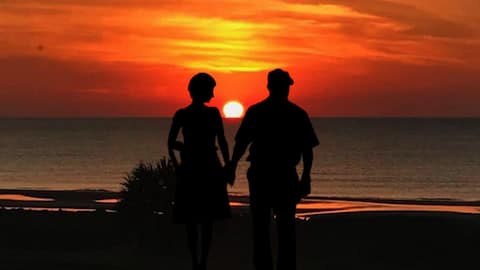 திருமணமானவர் லிவ்-இன் உறவில் இருப்பது குற்றமல்ல: அலகாபாத் உயர் நீதிமன்றம் அதிரடி தீர்ப்பு