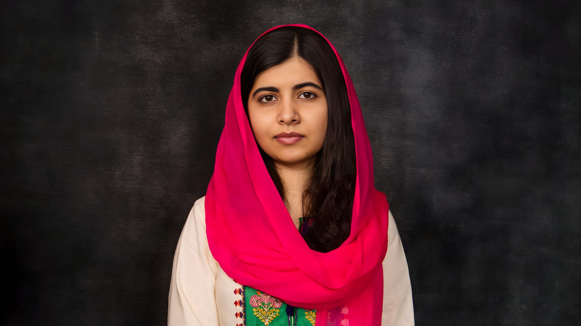 மலாலா எனும் ஆளுமையை உருவாக்கியது இந்த புத்தகங்கள் தான்! ஒவ்வொரு பெண்ணும் படிக்க வேண்டிய 5 பொக்கிஷங்கள்