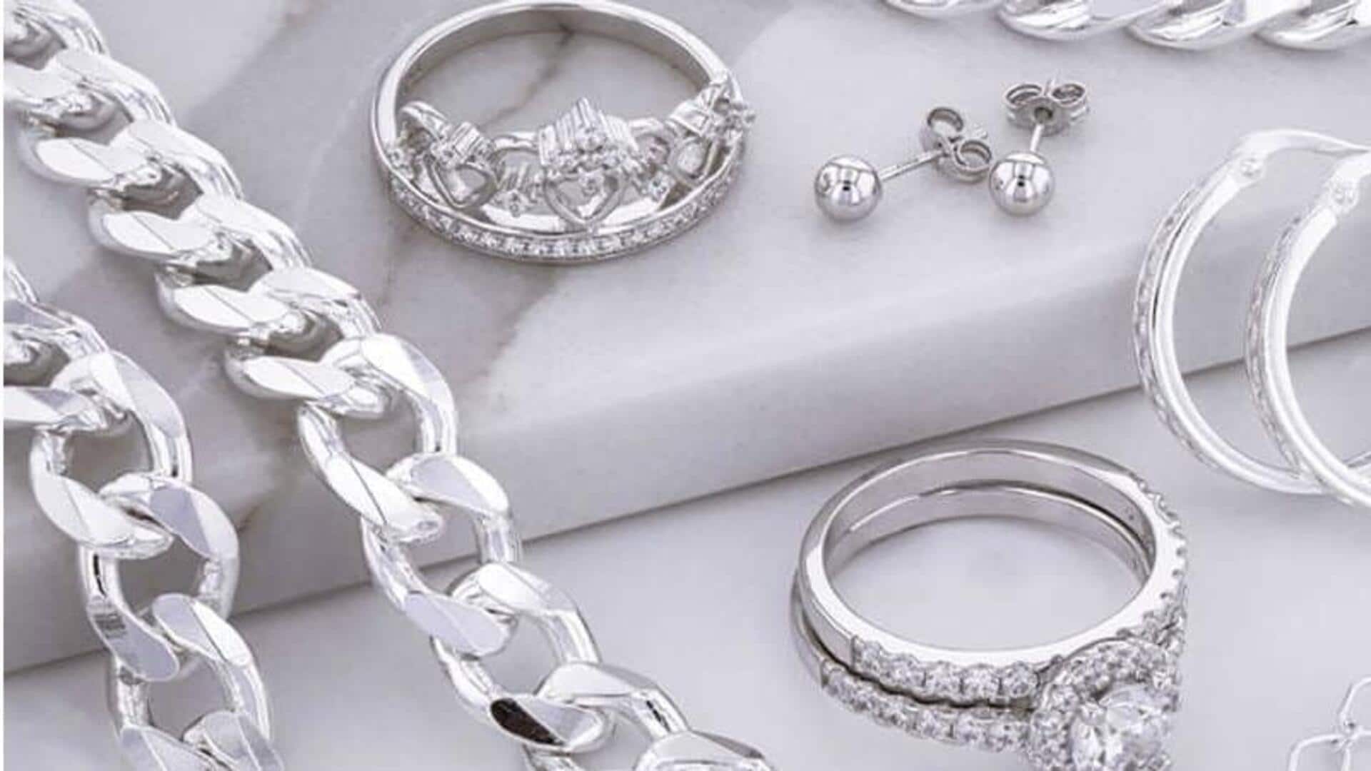 ஒரே நாளில் ரூ.9,000 உயர்வு; ஷாக் கொடுத்த வெள்ளி விலை; அப்போ தங்கம்?