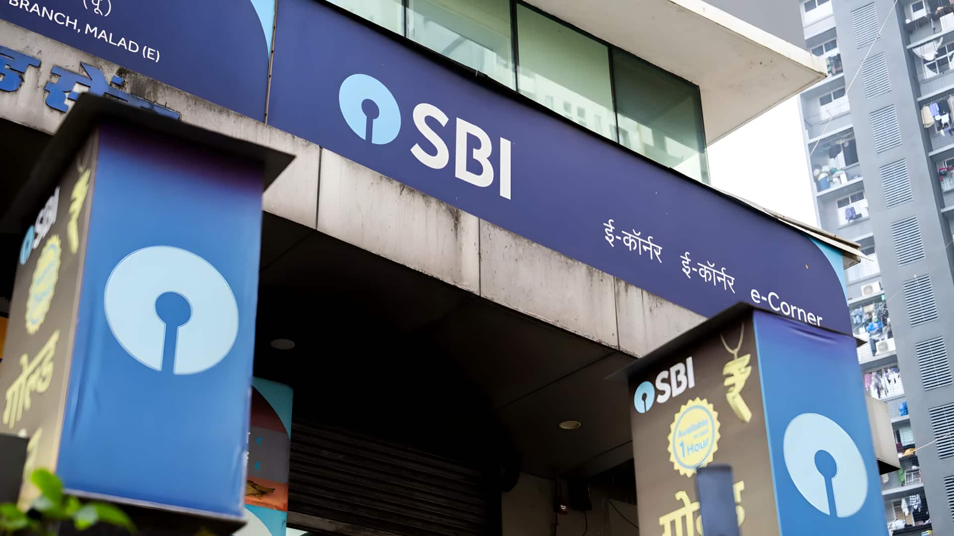 இனி, இலவச ஏடிஎம் வரம்புகளை தாண்டினால் எஸ்பிஐ அதிக கட்டணம் வசூலிக்கும்