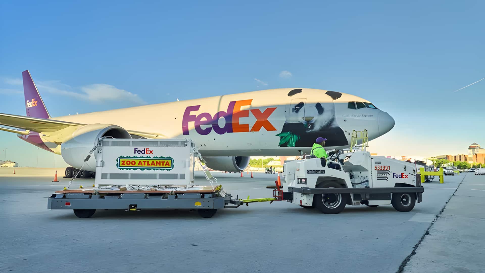 FedEx Panda Express விமானத்தில் அட்லாண்டா பறந்த 2 சீன பாண்டாக்கள்! அமெரிக்கா - சீனா இடையே மலரும் புதிய நட்பு