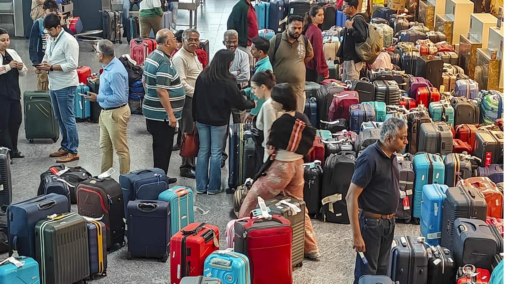 கண்காணிப்புக்காக 24X7 கட்டுப்பாட்டு அறையை அமைத்த அமைச்சகம்; அனைத்து விமான செயல்பாடுகளும் நள்ளிரவில் சீராகக்கூடும்