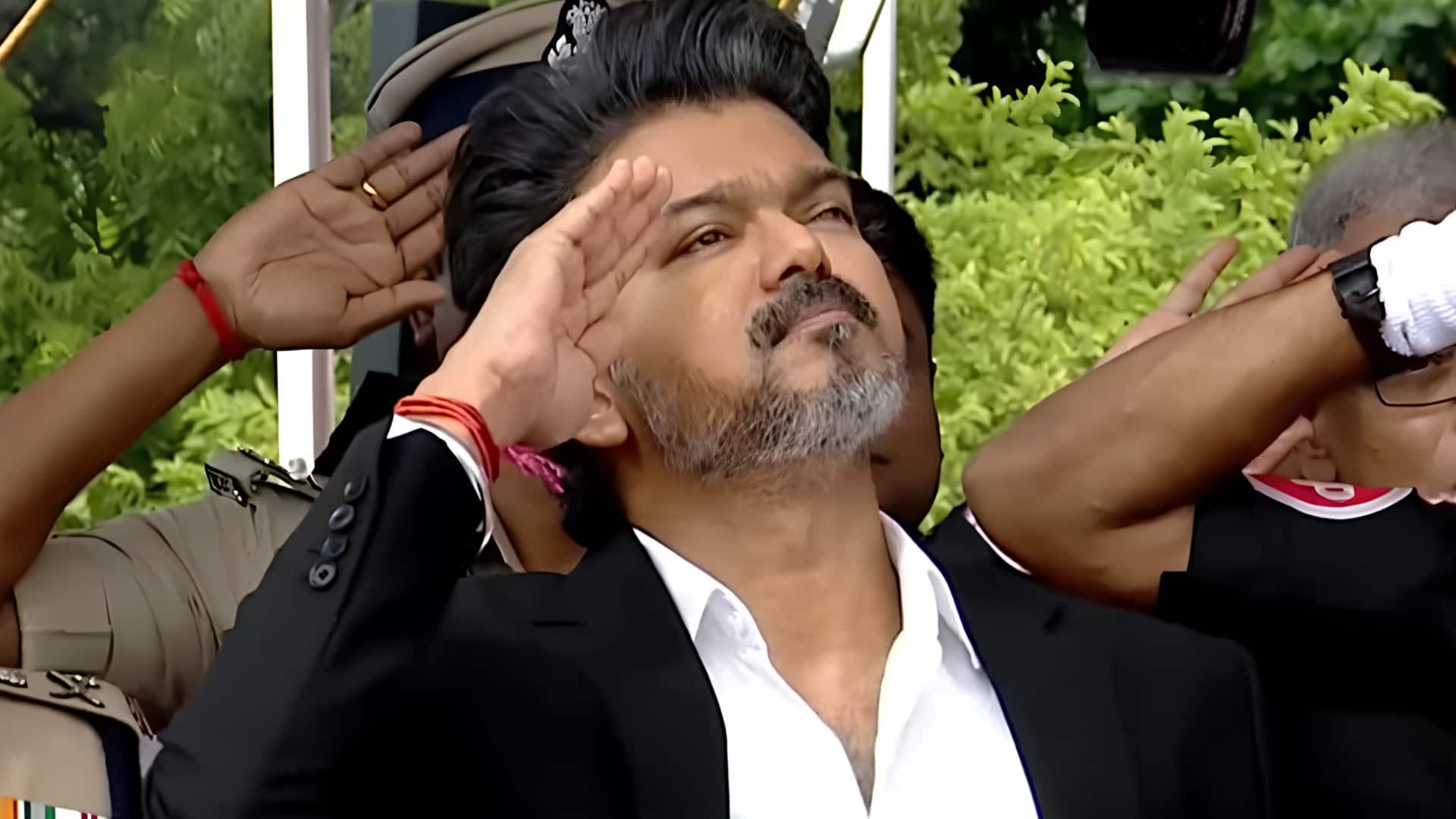 80வது சுதந்திர தினம்: சென்னை புனித ஜார்ஜ் கோட்டையில் தேசியக் கொடியை ஏற்றி வைத்தார் முதல்வர் விஜய்