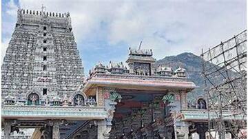 திருவண்ணாமலை அண்ணாமலையார் கோயிலில் கேக் வெட்டி பிறந்தநாள் கொண்டாட்டம் 