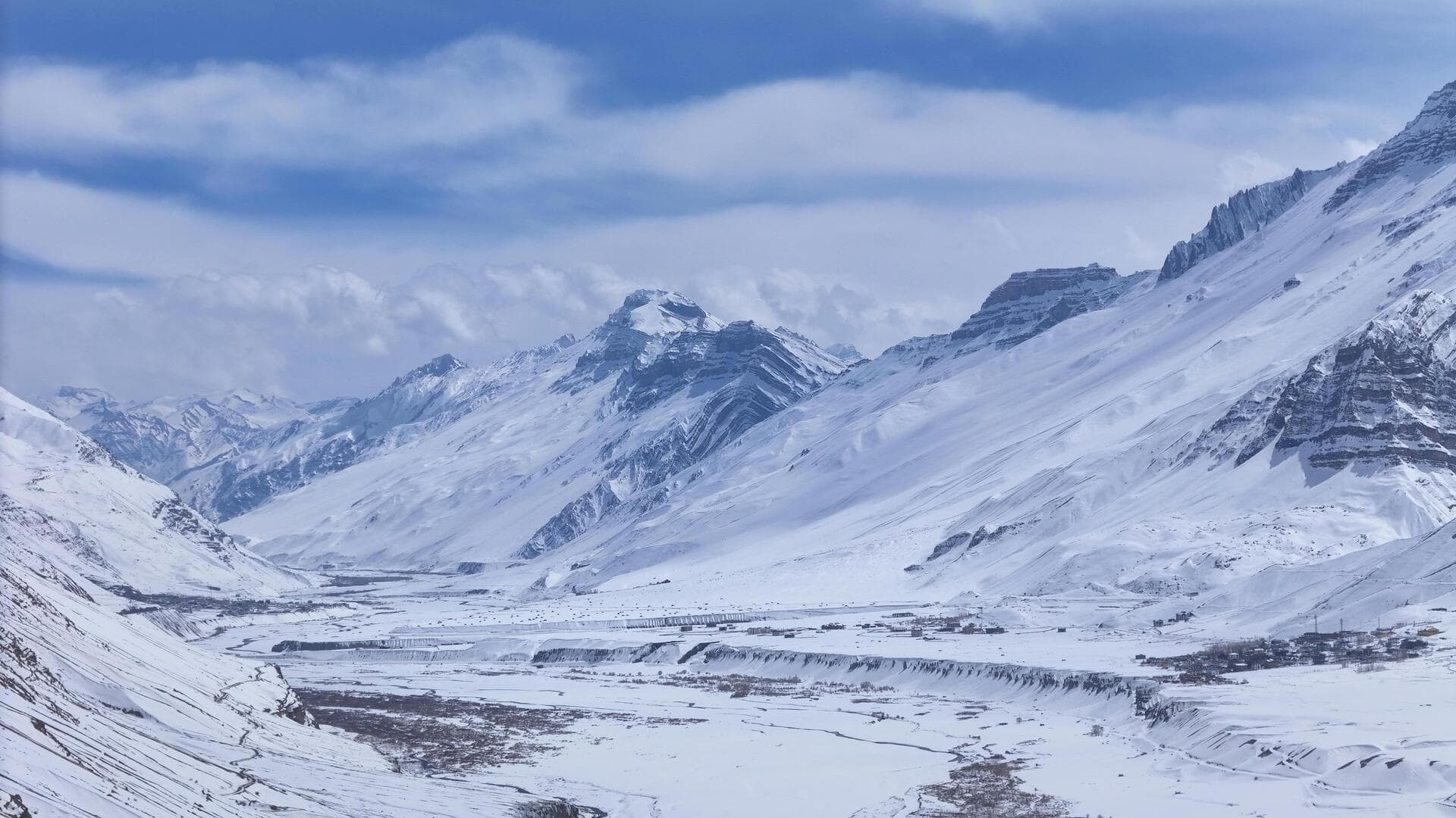 இமயமலை பனிப்பொழிவு 24 ஆண்டுகளில் இல்லாத அளவுக்குக் குறைந்ததால், 200 கோடி மக்களின் நீர் ஆதாரத்திற்கு அச்சுறுத்தல்