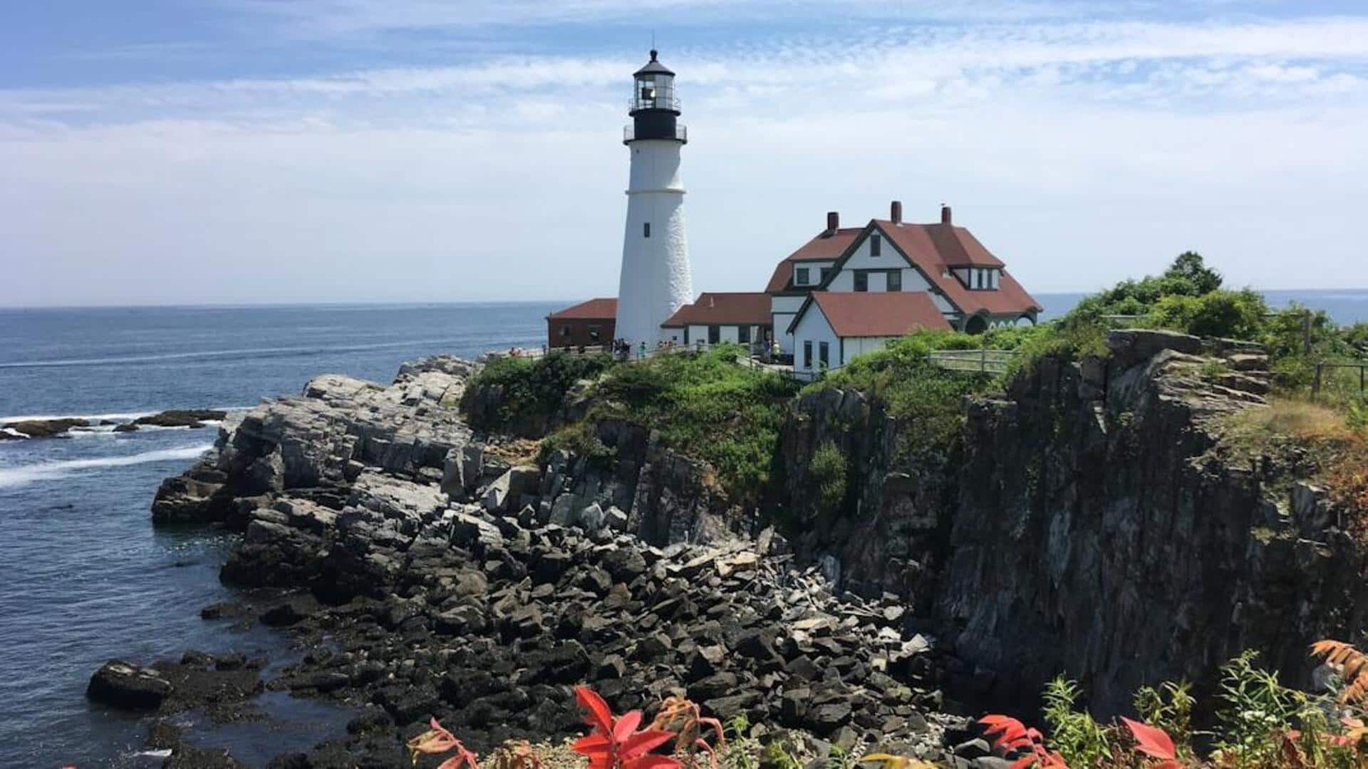 புகைப்படம் எடுக்கச் சிறந்த இடங்கள்! அமெரிக்காவின் மேய்ன் மாநிலக் கடற்கரையின் கம்பீரமான கலங்கரை விளக்கங்கள்