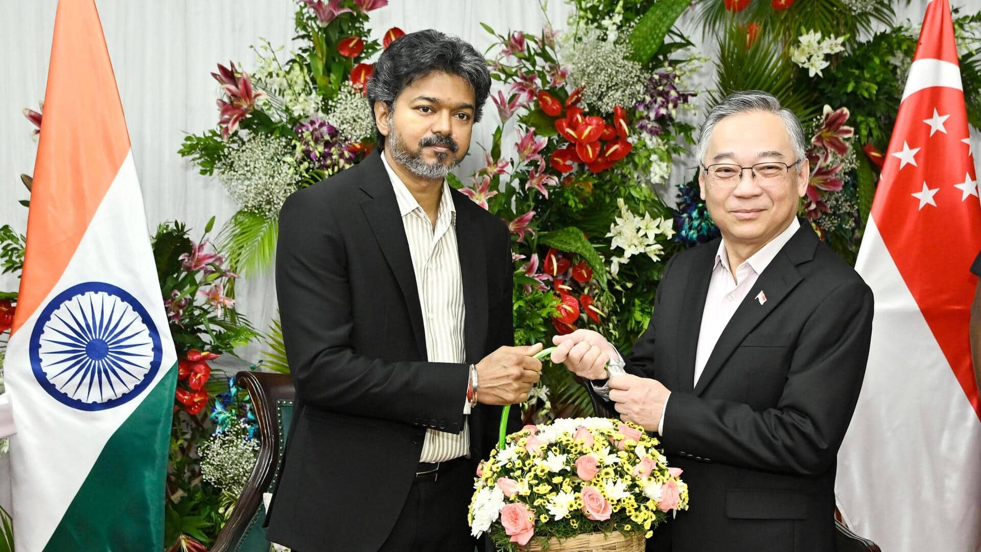அம்பத்தூரில் CapitaLand டேட்டா சென்டர் திறப்புவிழாவின் போது அன்னாசி பழம் உருட்டிய முதல்வர் விஜய்: பின்னணி என்ன?