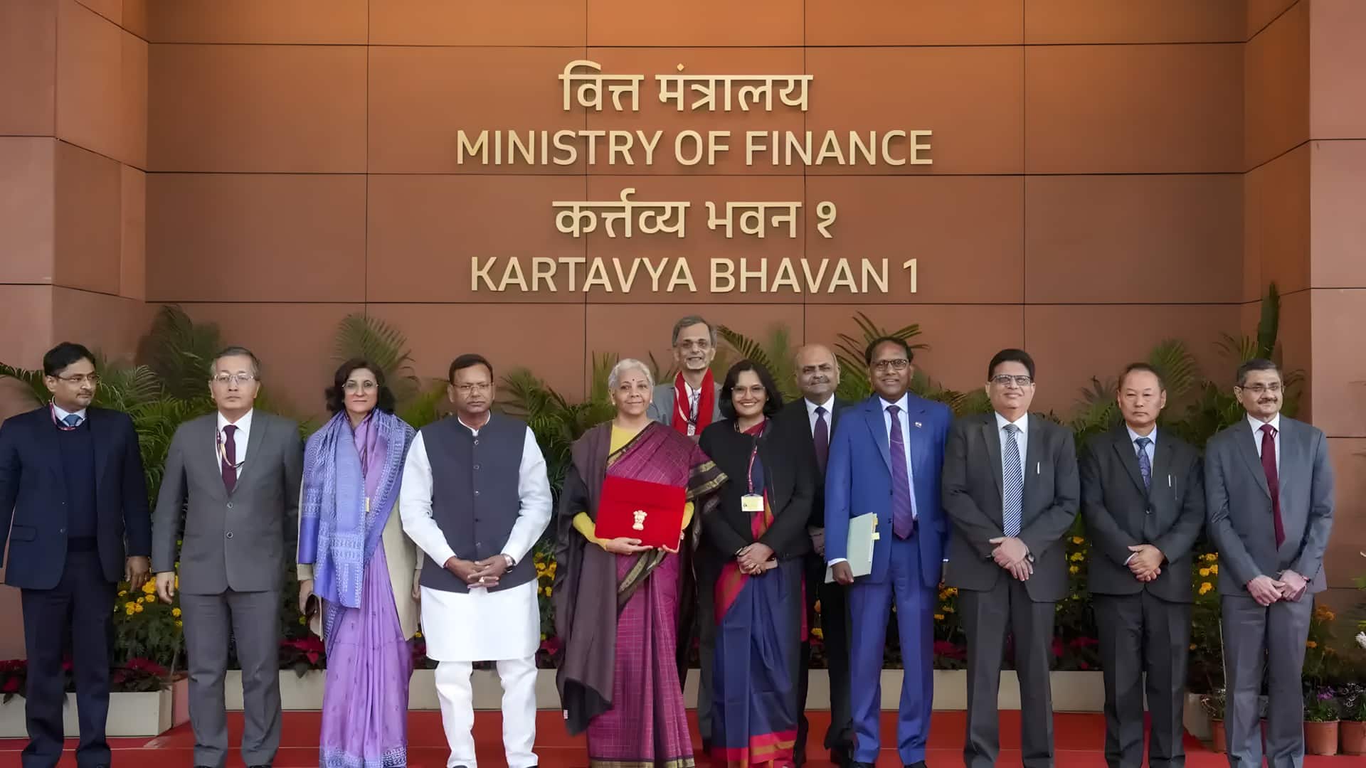 பட்ஜெட் நாளில் காஞ்சிபுரம் பட்டு! தனது சொந்த மாநிலத்திற்கு பெருமை சேர்த்த நிர்மலா சீதாராமன்