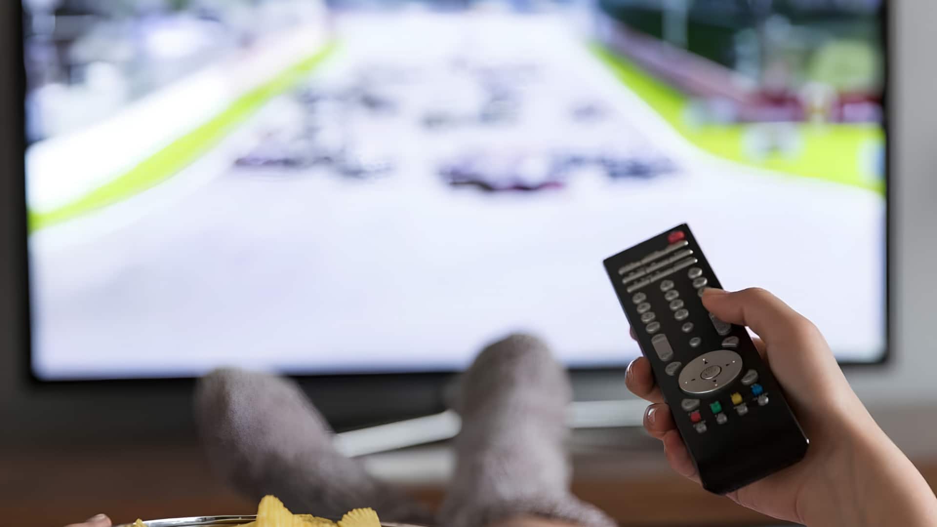 OLED vs 4K UHD டிஸ்பிளே: இரண்டுக்கும் இடையே உள்ள வித்தியாசம் என்ன? எதை வாங்கலாம்?