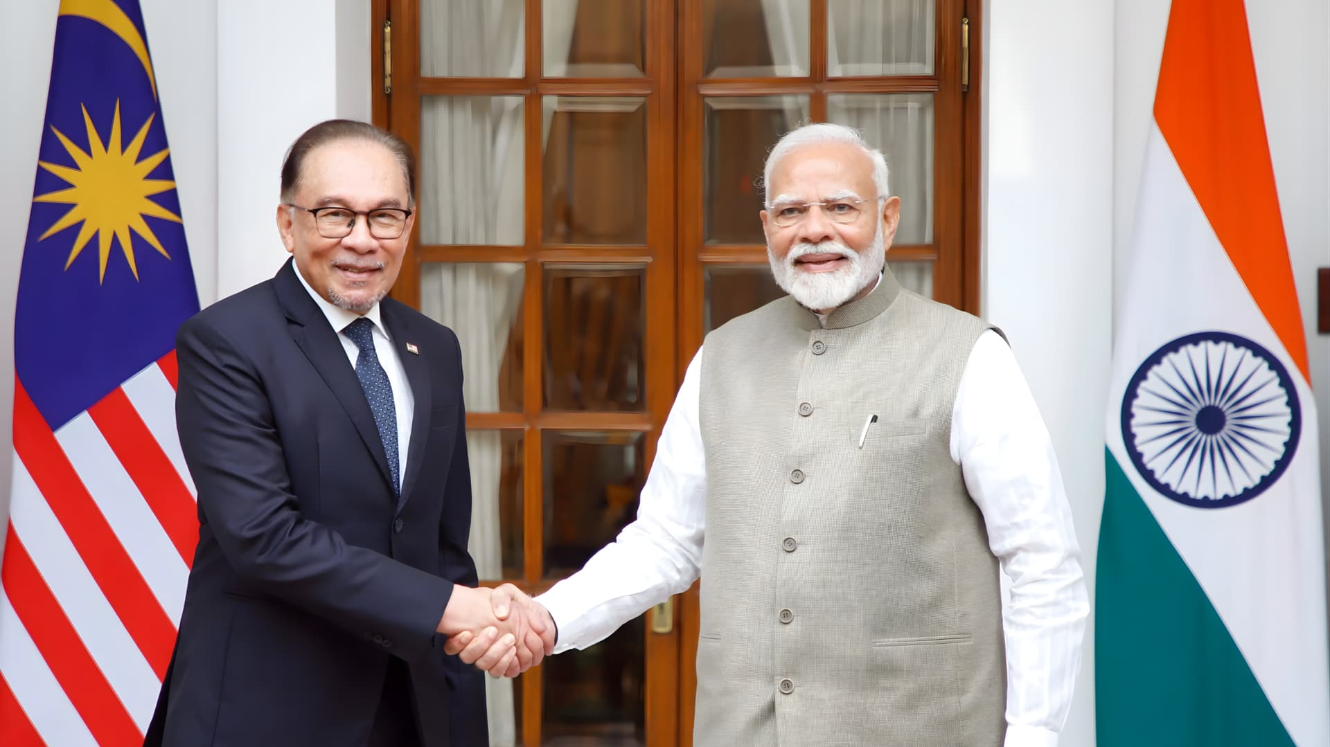 இந்தியா-மலேசியா இடையே வரலாற்றுச் சிறப்புமிக்க ஒப்பந்தங்கள்: பிரதமர் மோடி மற்றும் அன்வர் இப்ராஹிம் சந்திப்பின் முழு விவரம்