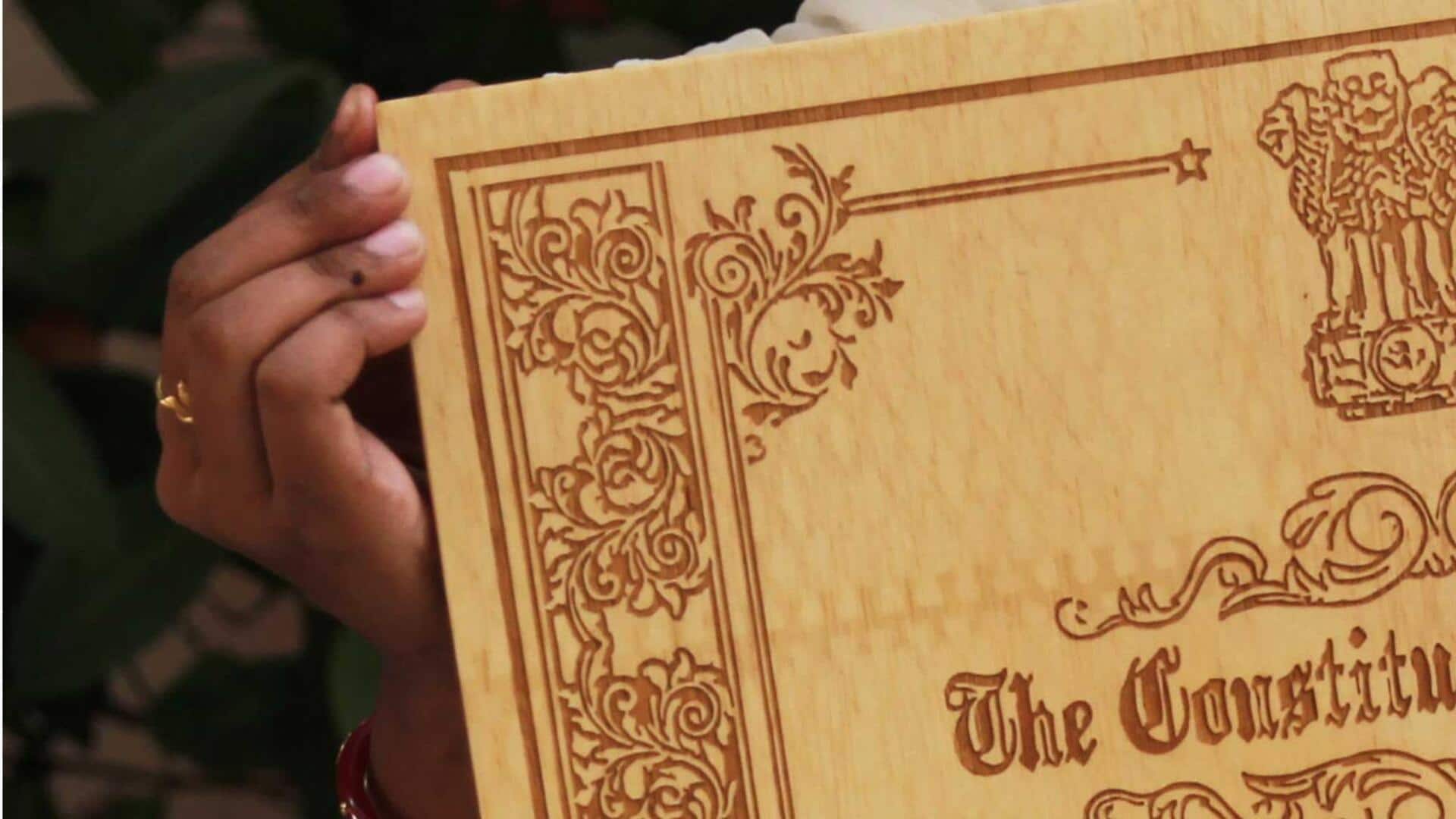 அரசியலமைப்பு முகவுரையிலிருந்து 'சோஷியலிஸ்ட்', 'மதச்சார்பற்ற' என்ற வார்த்தைகளை நீக்கும் திட்டம் இல்லை: அரசு அரசியலமைப்பு முகவுரையிலிருந்து 'சோஷியலிஸ்ட்', 'மதச்சார்பற்ற' என்ற வார்த்தைகளை நீக்கும் திட்டம் இல்லை: அரசு