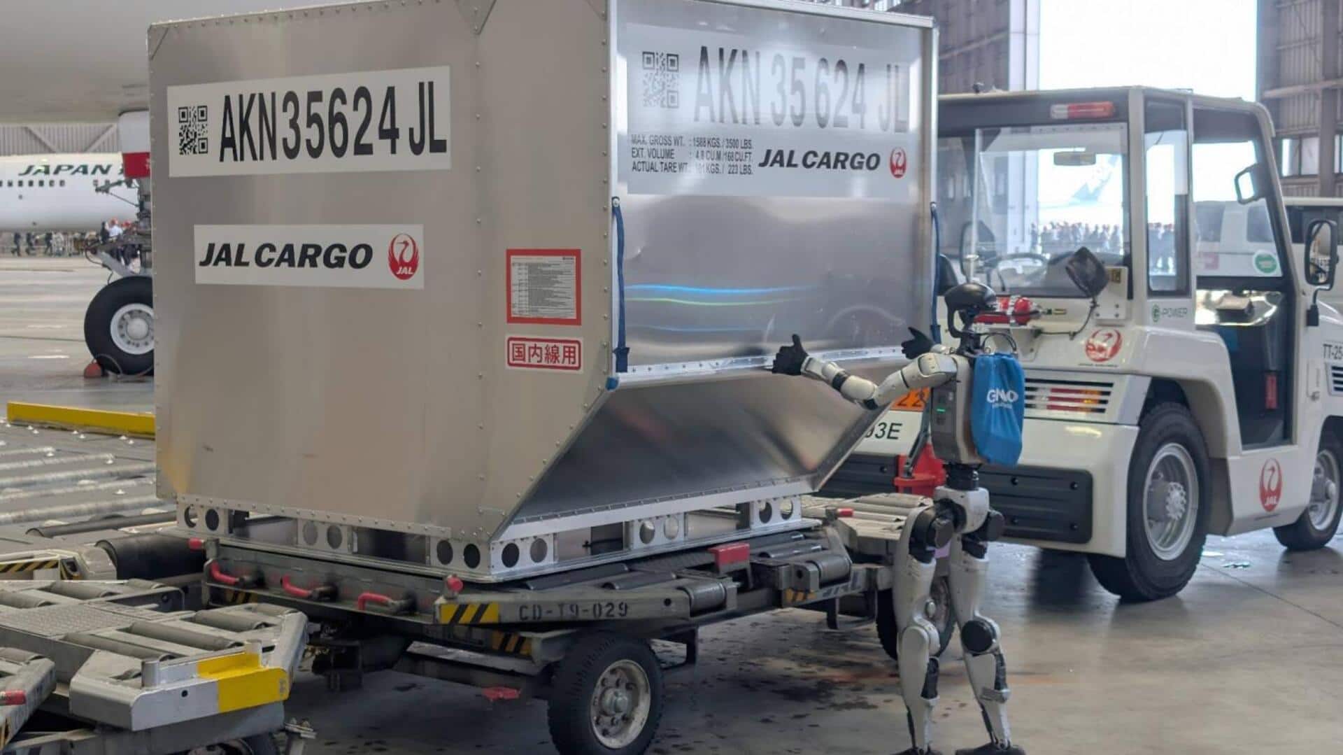 டோக்கியோ விமான நிலையத்தில் பயணப் பெட்டிகளைக் கையாளும் பணியில் மனித உருவ ரோபோக்கள் ஈடுபடுத்தப்படவுள்ளன