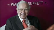 Warren Buffett: 56 ఏళ్ల ఛైర్మన్‌ పదవికిఛైర్మన్‌గా బఫెట్‌ గుడ్‌బై.. బెర్క్‌షైర్‌ హాత్‌వే ఛైర్మన్‌గా హోవర్డ్