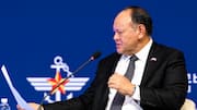 Philippines: 'కాస్త సిగ్గుండాలి'.. ప్రసంగం మధ్యలో చైనా నోట్‌పై ఫిలిప్పీన్స్ మంత్రి ఫైర్