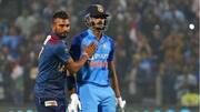 అక్షర్ ఆటకు అభిమానులు ఫిదా