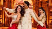 Mohanlal Dance : ఇద్దరు నటీమణులతో 'మనోహరి' పాటకు మోహన్‌లాల్ స్టెప్పులు.. వైరల్‌గా మారిన వీడియో