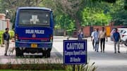 Delhi: దిల్లీలో 20 స్కూళ్లకు బాంబ్ బెదిరింపులు.. భయాందోళనలో విద్యార్థులు,తల్లిదండ్రులు 
