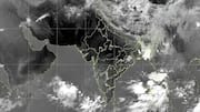 IMD: దేశంలో రుతుపవనాల రాక ఆలస్యం.. ఎండలు,భారీ వర్షాలపై వాతావరణ హెచ్చరికలు