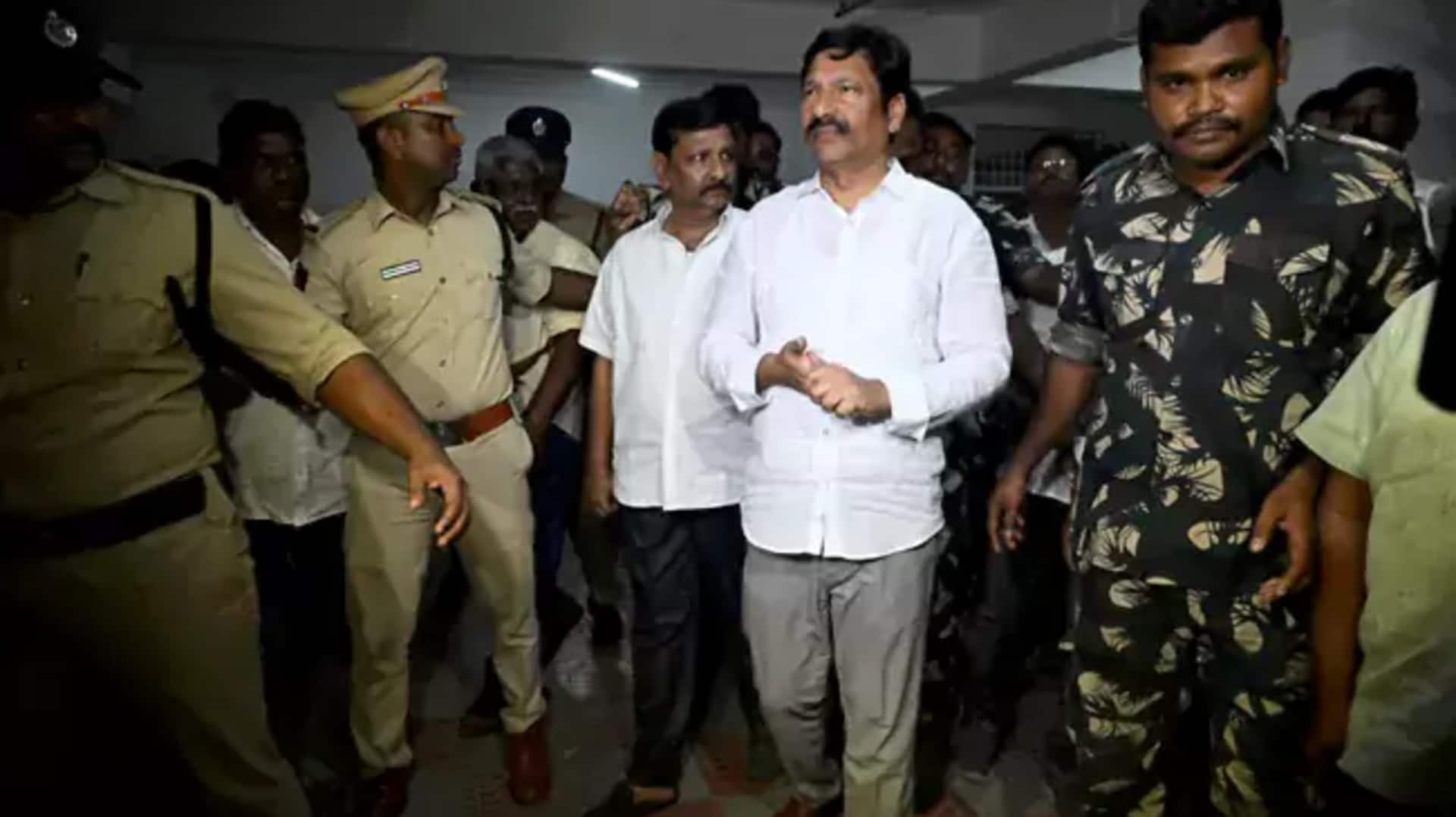 Jogi Ramesh: నకిలీ మద్యం కేసు.. నెల్లూరు జిల్లా జైలుకు మాజీ మంత్రి జోగి రమేశ్