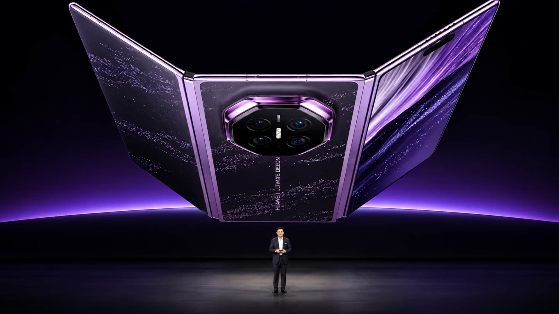 Huawei : అమెరికా ఆంక్షల మధ్య హువావే కొత్త ట్రిపుల్ ఫోల్డ్ ఫోన్ విడుదల.. ధర రూ.2.5 లక్షలు