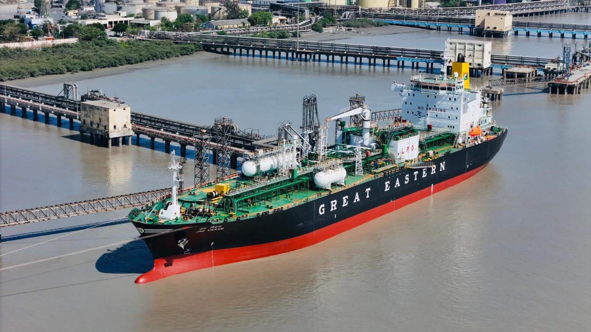 JAG VIKRAM: హోర్ముజ్ మార్గం దాటి కాండ్లాకు చేరిన 'జగ్ విక్రం' ఎల్పీజీ నౌక