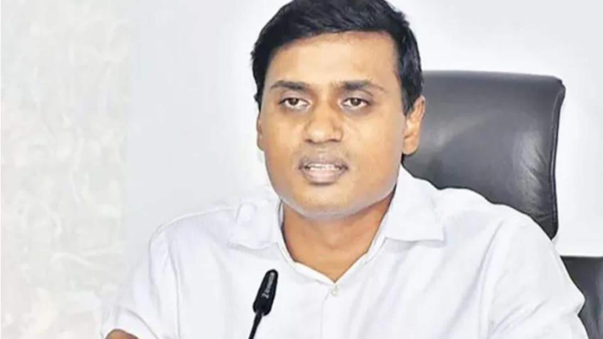 Mithun Reddy: ఏపీ లిక్కర్ స్కాం.. ఎంపీ మిథున్ రెడ్డి ఇళ్లు, ఆఫీసులపై సిట్ దాడులు Mithun Reddy: ఏపీ లిక్కర్ స్కాం.. ఎంపీ మిథున్ రెడ్డి ఇళ్లు, ఆఫీసులపై సిట్ దాడులు