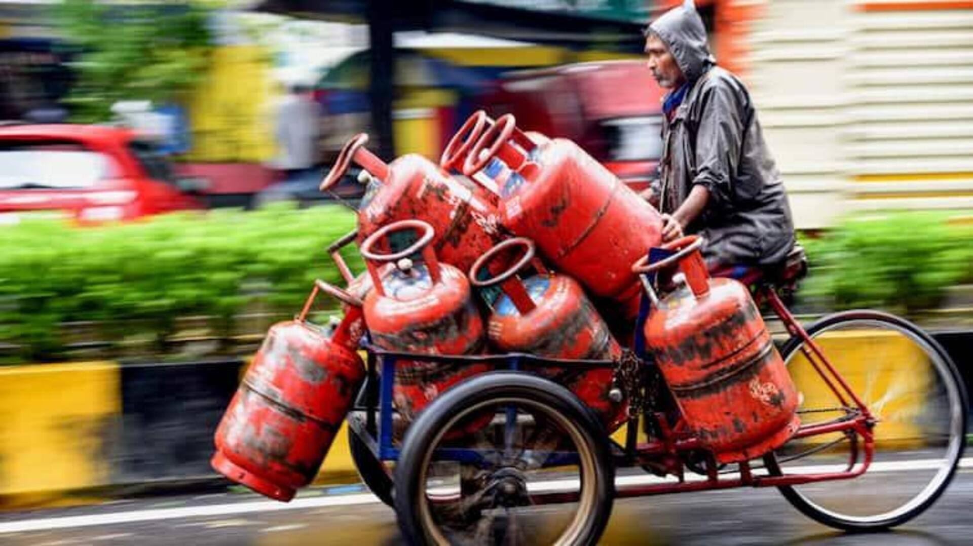 LPG Cylinder Price Reduced: వినియోగదారులకు పెద్ద ఉపశమనం.. భారీగా తగ్గిన LPG సిలిండర్ 