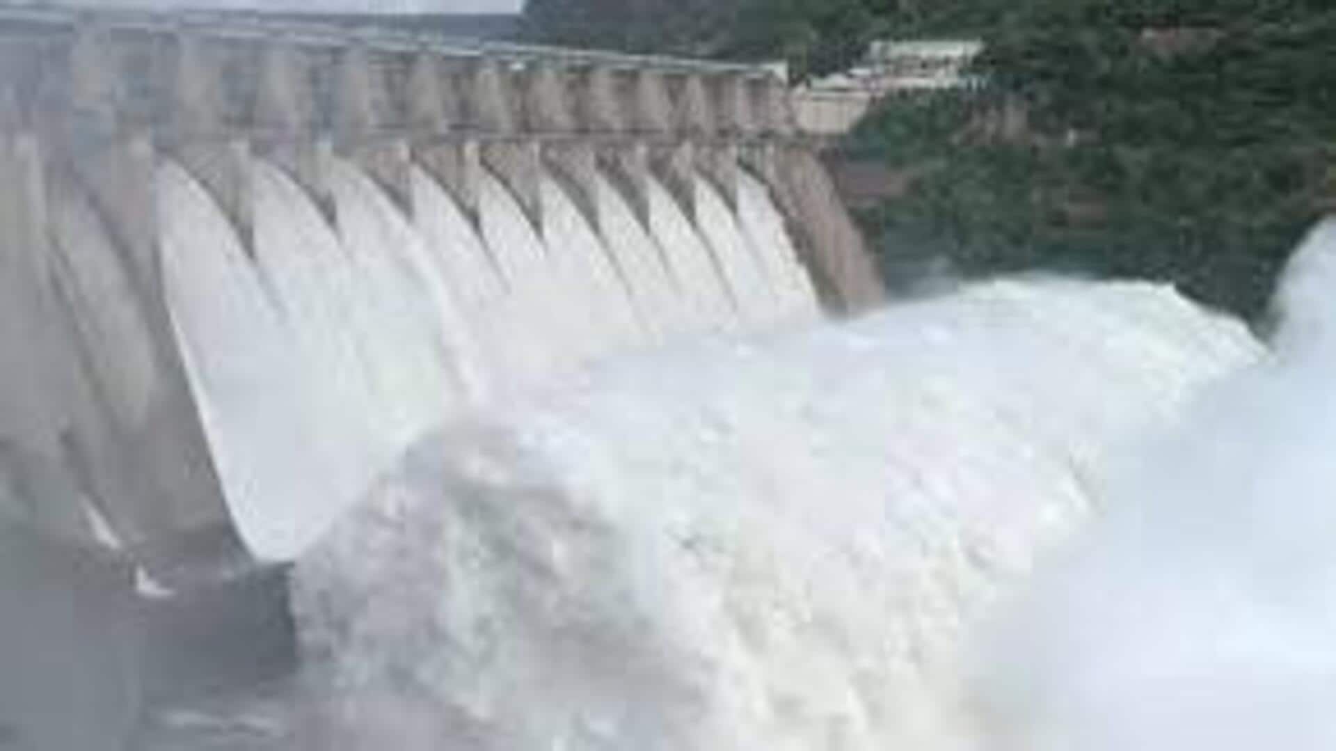Srisailam: వరద నీరుతో నిండుకుండల్లా శ్రీశైలం, సాగర్ ప్రాజెక్టులు Srisailam: వరద నీరుతో నిండుకుండల్లా శ్రీశైలం, సాగర్ ప్రాజెక్టులు