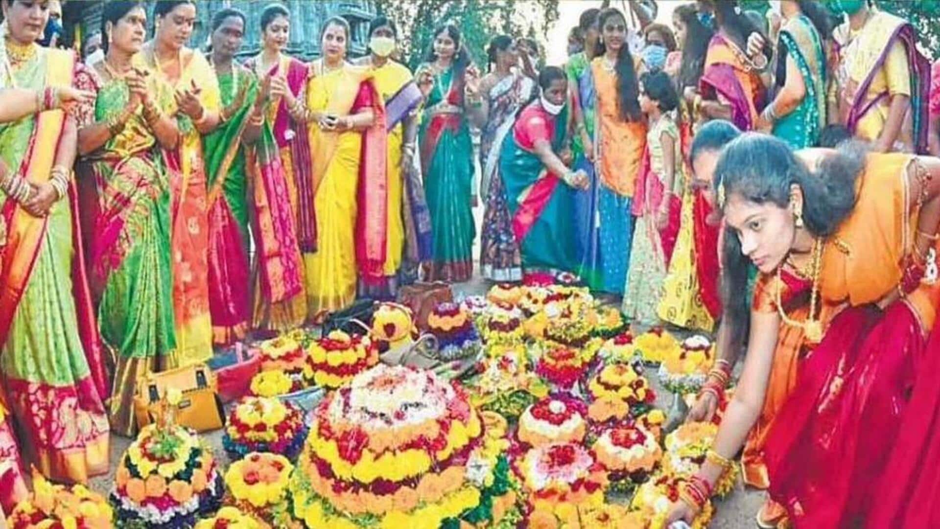 Telangana Culture: చెరకు నుంచి చీర వరకు.. పల్లె జీవనానికి అద్దం పట్టే తెలంగాణ గొప్పదనం అంతా ఇంతా కాదు! Telangana Culture: చెరకు నుంచి చీర వరకు.. పల్లె జీవనానికి అద్దం పట్టే తెలంగాణ గొప్పదనం అంతా ఇంతా కాదు!