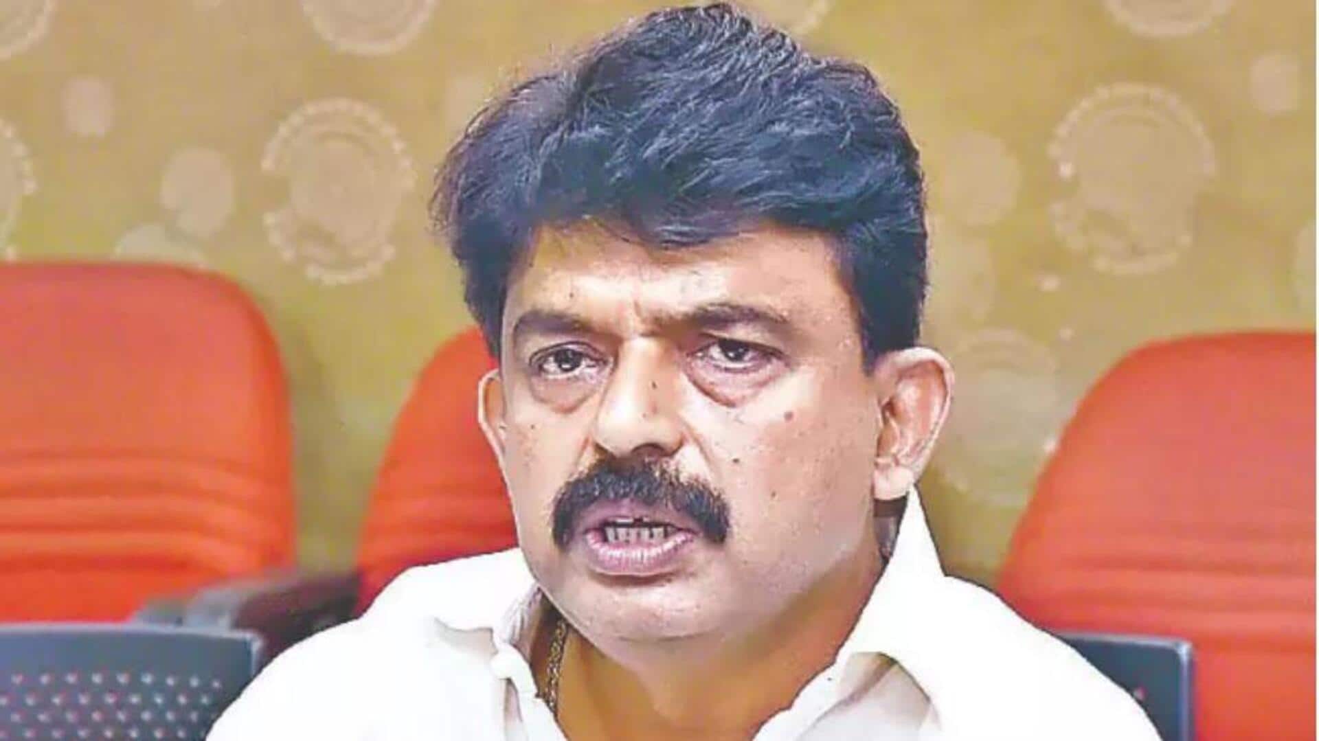 Perni Nani: సీఐపై బెదిరింపు ఘటనలో పేర్ని నానితో పాటు 29 మందిపై కేసు నమోదు Perni Nani: సీఐపై బెదిరింపు ఘటనలో పేర్ని నానితో పాటు 29 మందిపై కేసు నమోదు