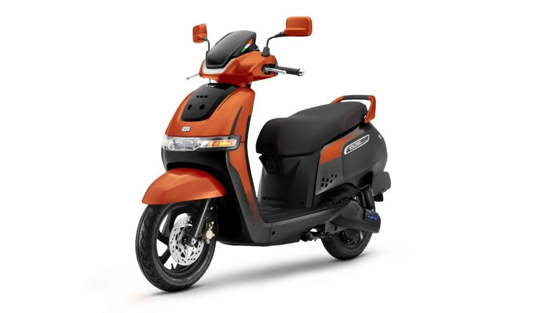 TVS iQube EV Scooter:టీవీఎస్ ఐక్యూబ్ ఇ-స్కూటర్‌ పై భారీ డిస్కౌంట్..వివిధ ఆఫర్స్ కింద ఏకంగా ఇరవై వేల వరకు డిస్కౌంట్