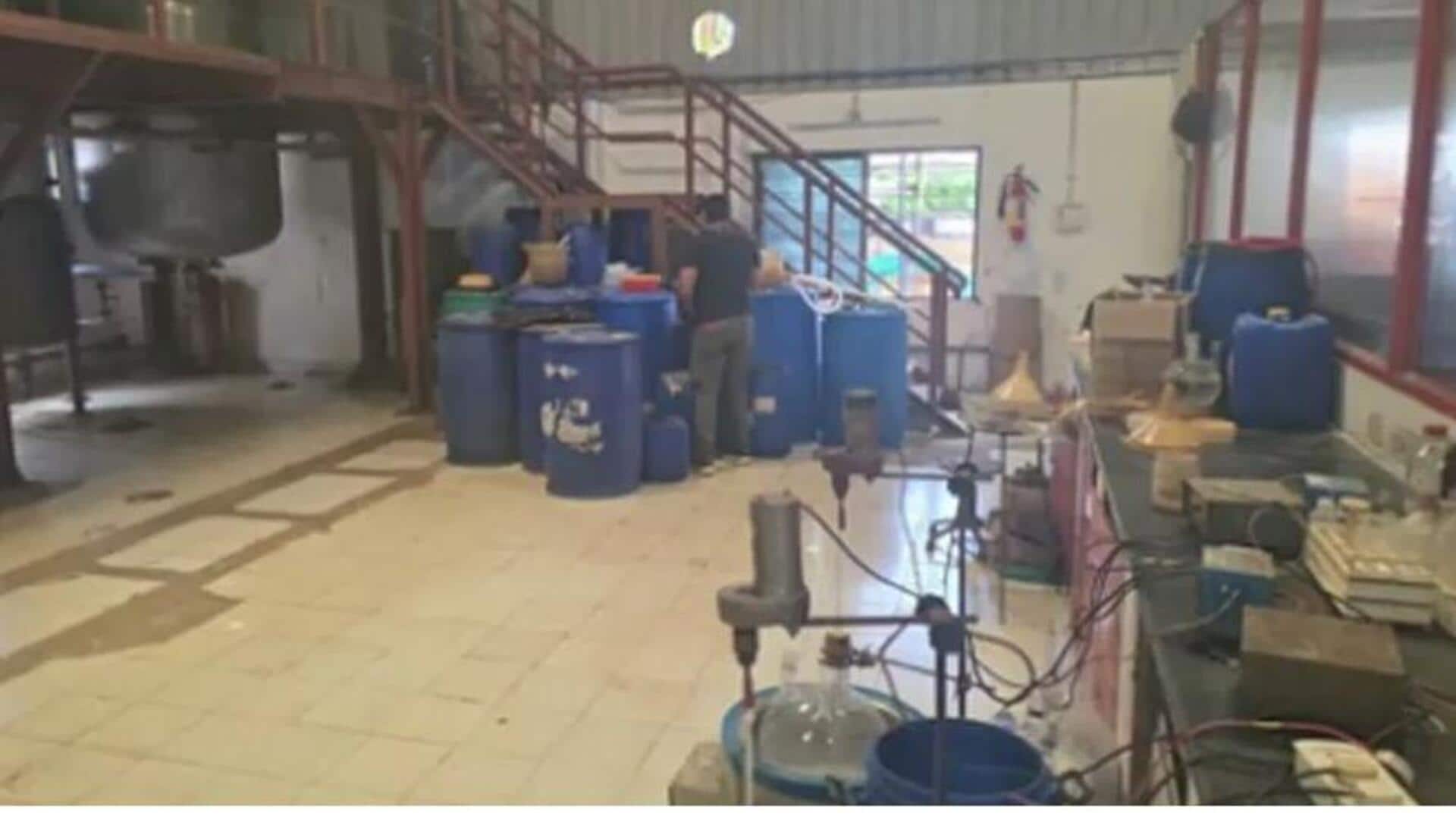 Hyderabad Drug: హైదరాబాద్లో భారీ డ్రగ్స్ రాకెట్ గుట్టురట్టు.. రూ.12 వేల కోట్ల మాదకద్రవ్యాలు సీజ్ Hyderabad Drug: హైదరాబాద్లో భారీ డ్రగ్స్ రాకెట్ గుట్టురట్టు.. రూ.12 వేల కోట్ల మాదకద్రవ్యాలు సీజ్