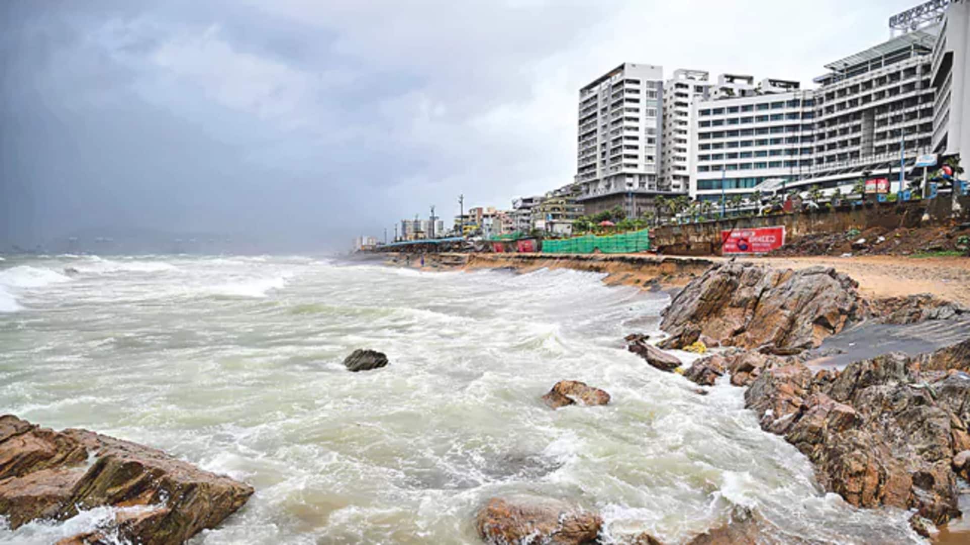 Cyclone Montha: బంగాళాఖాతంలో బలపడిన తీవ్ర వాయుగుండం.. నేటి ఉదయానికి తీవ్ర తుపానుగా రూపాంతరం చెందనున్న మొంథా 
