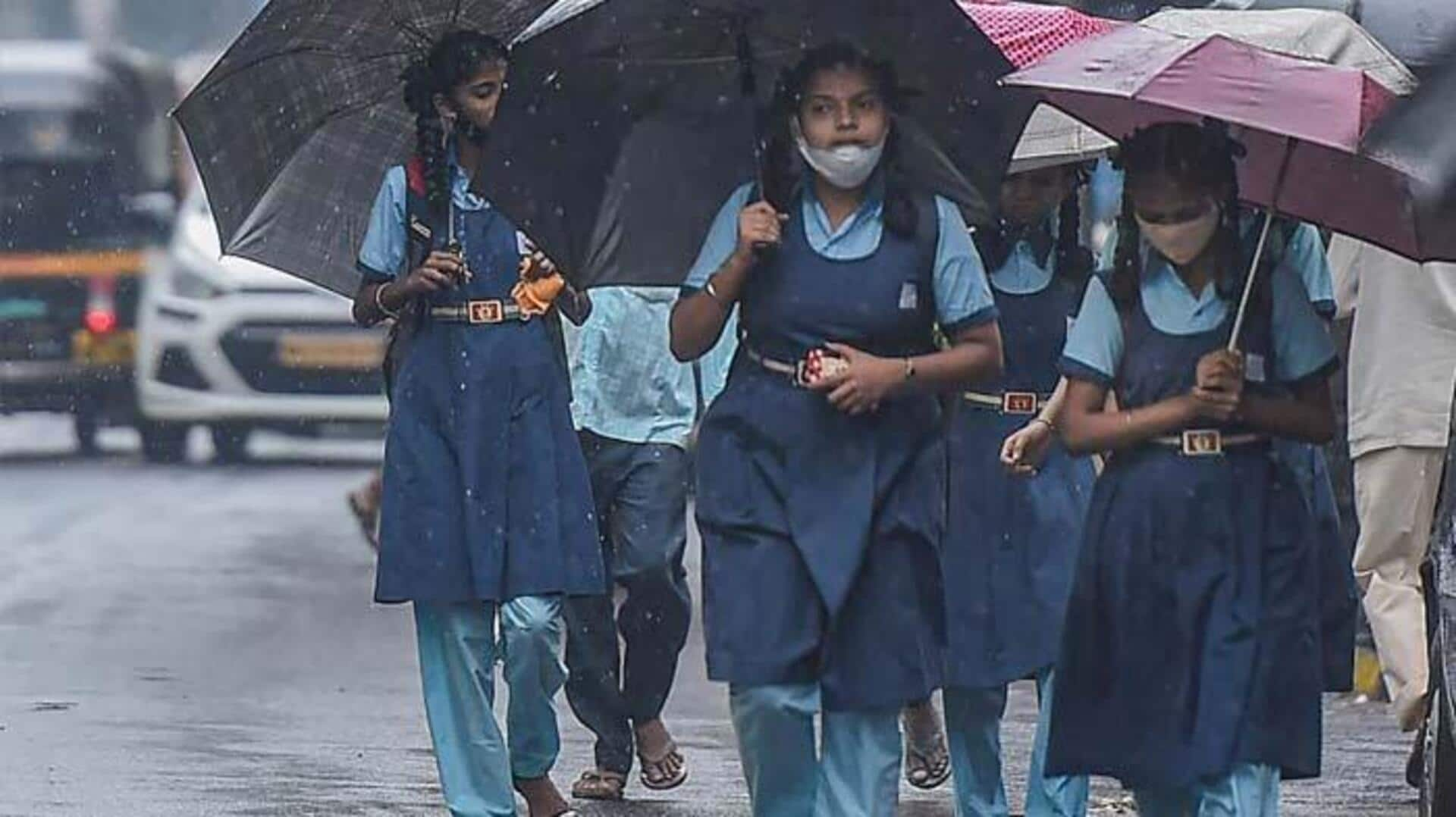 Rain Alert : బంగాళాఖాతంలో కొనసాగుతోన్న అల్పపీడనం.. నేడూ స్కూళ్లకు సెలవు  