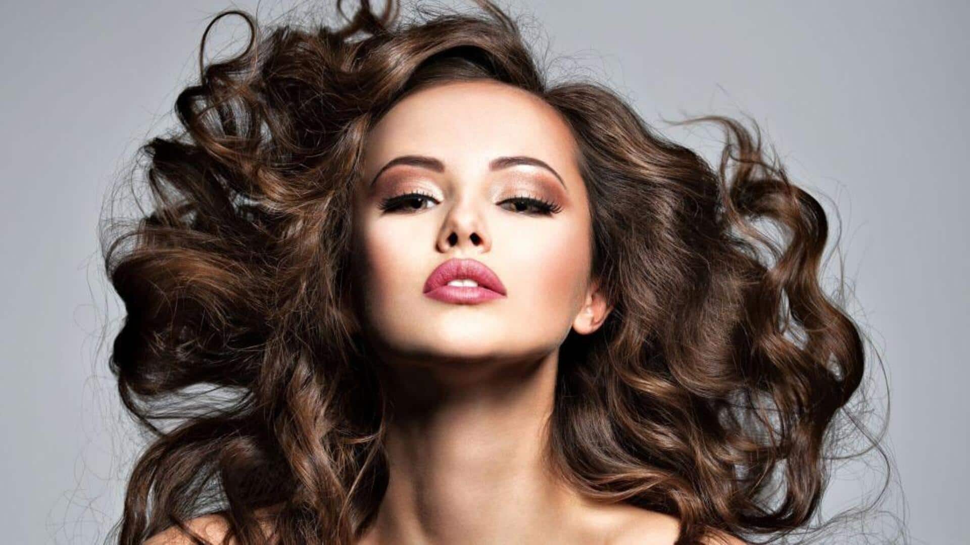 Messy hairstyles: మెస్సీ హెయిర్‌స్టైల్‌ పర్ఫెక్ట్‌గా రావాలంటే.. ఈ సింపుల్‌ టిప్స్‌ ఫాలో అవ్వండి!