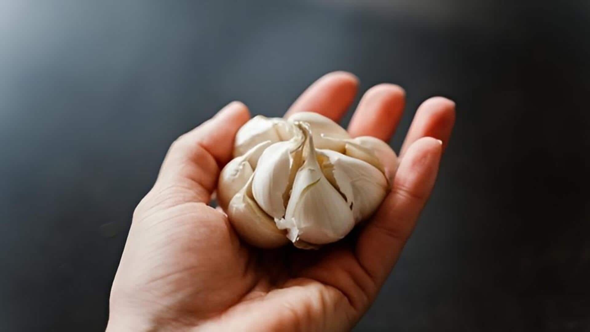 Health Benefits of Garlic : వెల్లుల్లిని తక్కువ అంచనా వేయొద్దు.. ఆరోగ్యానికి అద్భుతమైన ఔషధం!