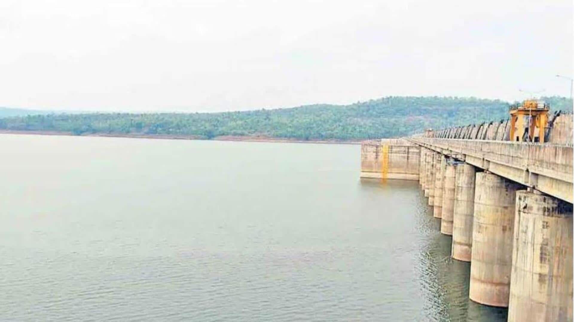 Medigadda Barrage: గోదావరిలో ఉధృతంగా వరద.. మేడిగడ్డ గేట్లు ఎత్తివేసిన అధికారులు! Medigadda Barrage: గోదావరిలో ఉధృతంగా వరద.. మేడిగడ్డ గేట్లు ఎత్తివేసిన అధికారులు!
