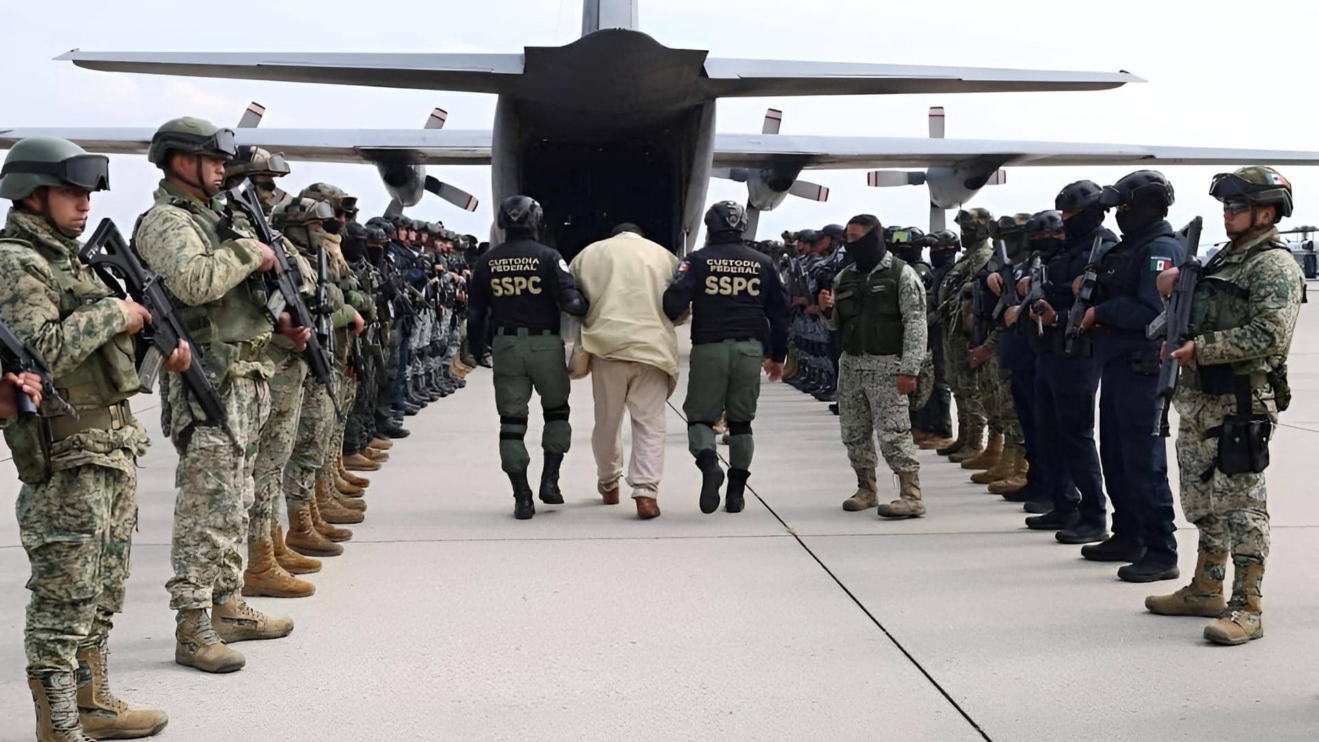 Mexico: డ్రగ్స్ ముఠాలపై మెక్సికో కొరడా.. మరో 37 మందిని అమెరికాకు అప్పగింత