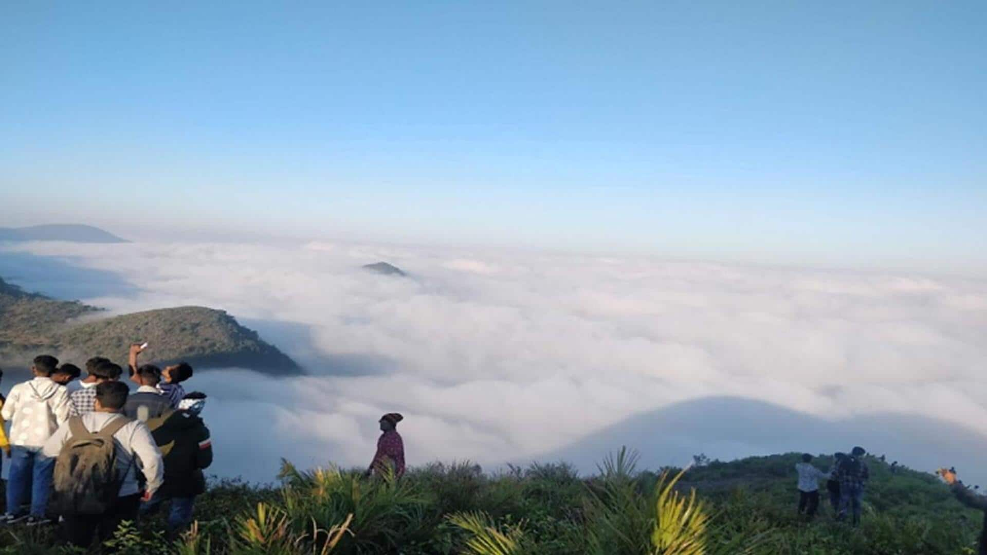 Visakhapatnam: చల్లటి మంచు ఆస్వాదించాలనుకుంటే.. అద్భుతమైన వంజంగి కొండలు చూడాల్సిందే.. 