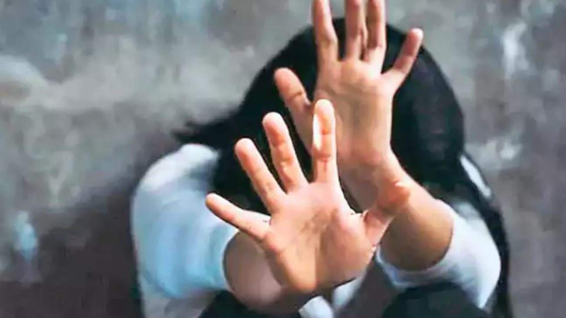 Bengaluru College Student: ఒడిశా ఘటన మరువకముందే బెంగళూరులో విద్యార్థినిపై లెక్చరర్ల లైంగిక దాడి Bengaluru College Student: ఒడిశా ఘటన మరువకముందే బెంగళూరులో విద్యార్థినిపై లెక్చరర్ల లైంగిక దాడి