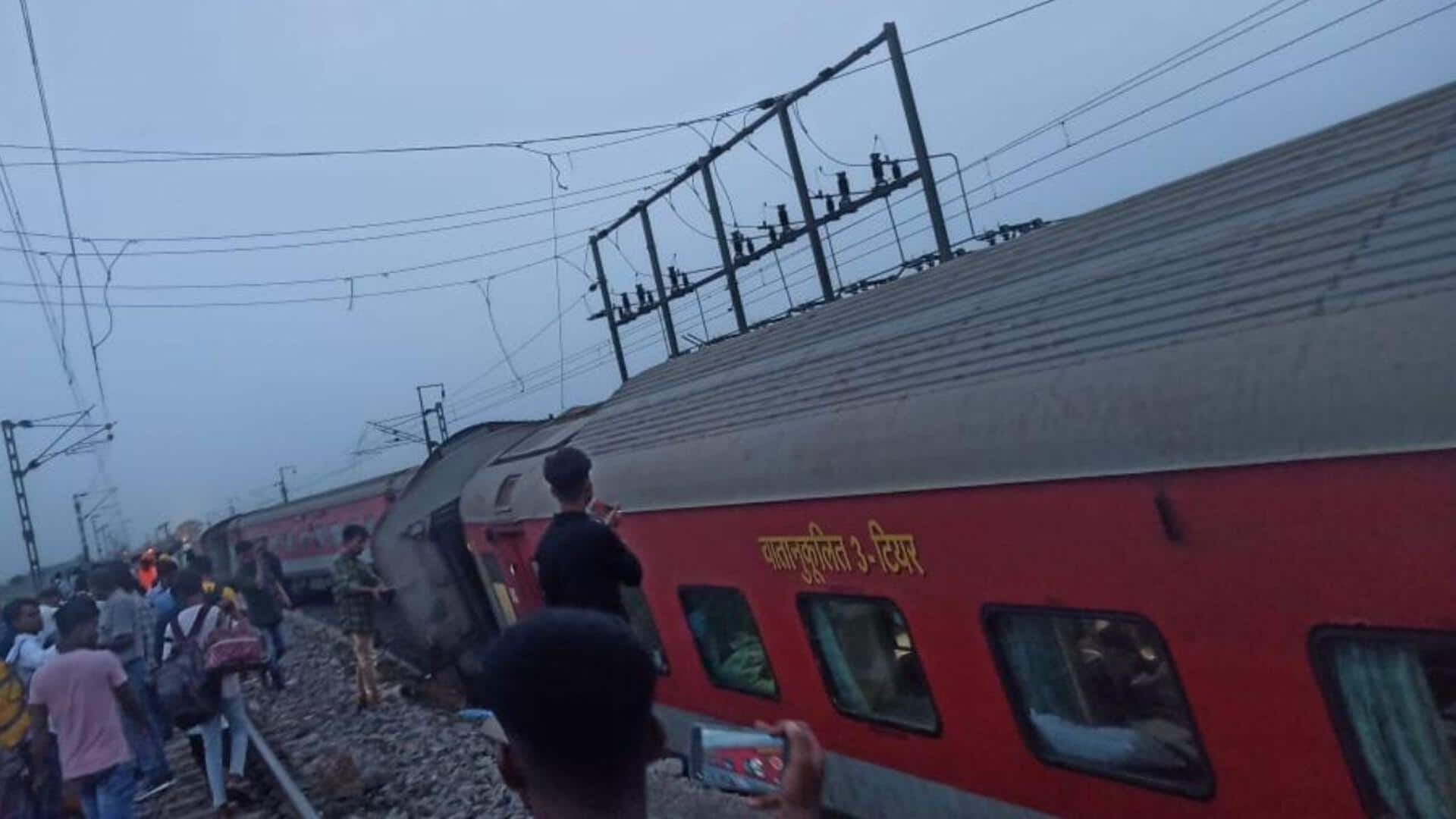 Jharkhand Train Accident: జార్ఖండ్, హౌరా ముంబై రైలు ప్రమాదం.. 50 మందికి గాయాలు