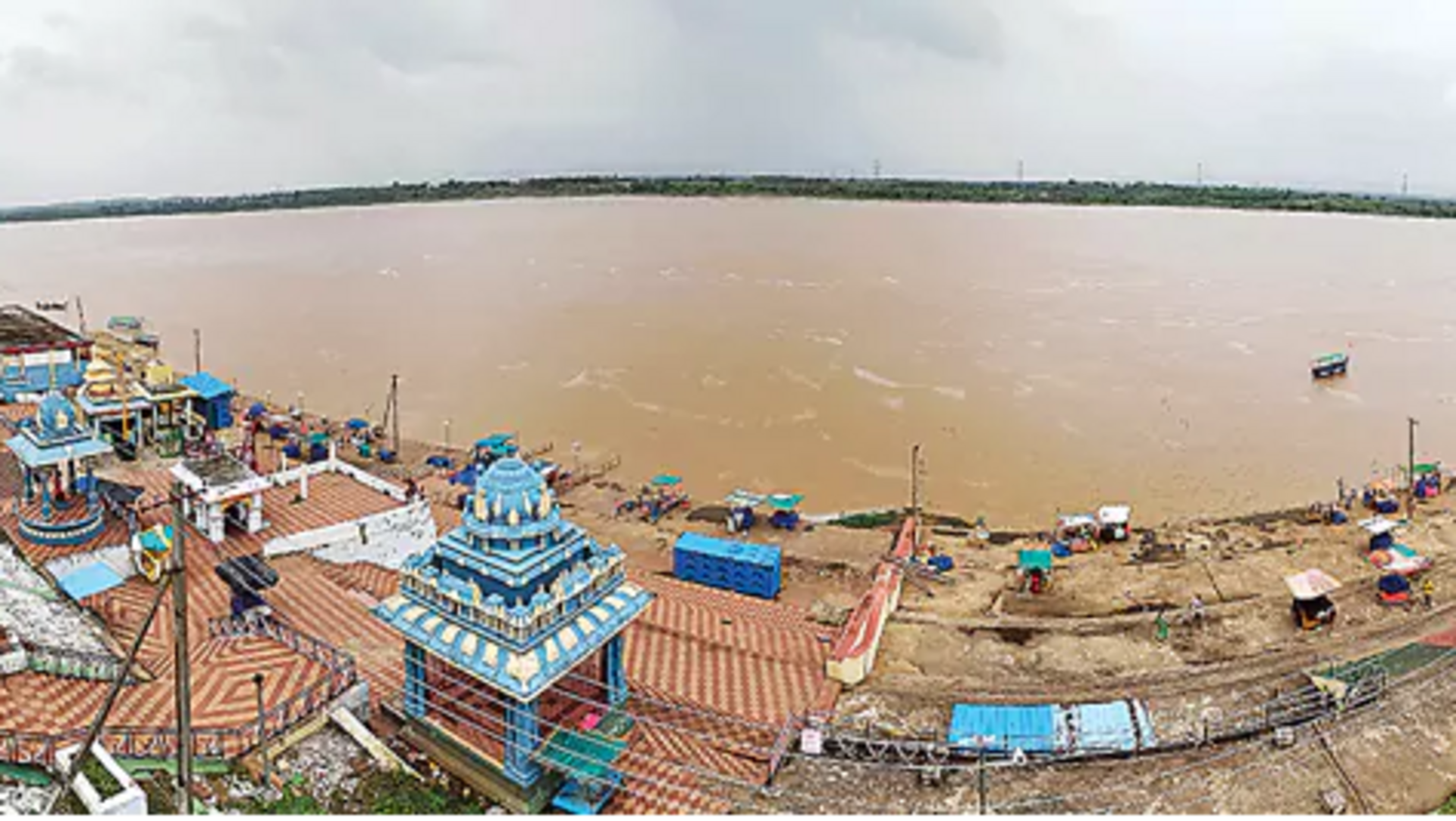 Bhadrachalam: భద్రాచలంలో పెరుగుతున్న గోదావరి వరద Bhadrachalam: భద్రాచలంలో పెరుగుతున్న గోదావరి వరద
