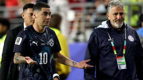 FIFA World Cup: ప్రపంచకప్‌లో తొలిసారి.. నోరు కప్పుకుని మాట్లాడినందుకు రెడ్ కార్డు