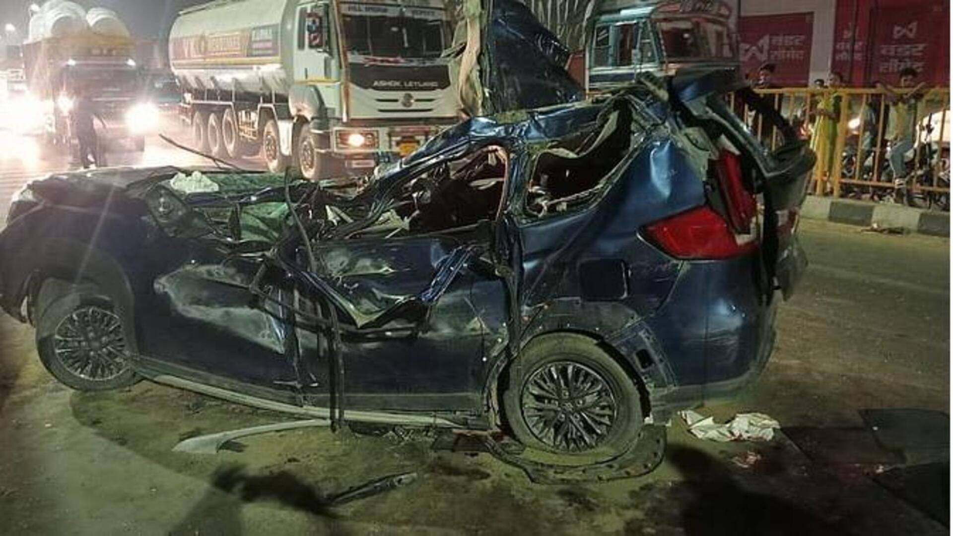 Road Accident: హాపూర్‌లో ఘోర ప్రమాదం.. అదుపుతప్పి డివైడర్ ను ఢీకొట్టిన కారు.. ఆరుగురు మృతి 