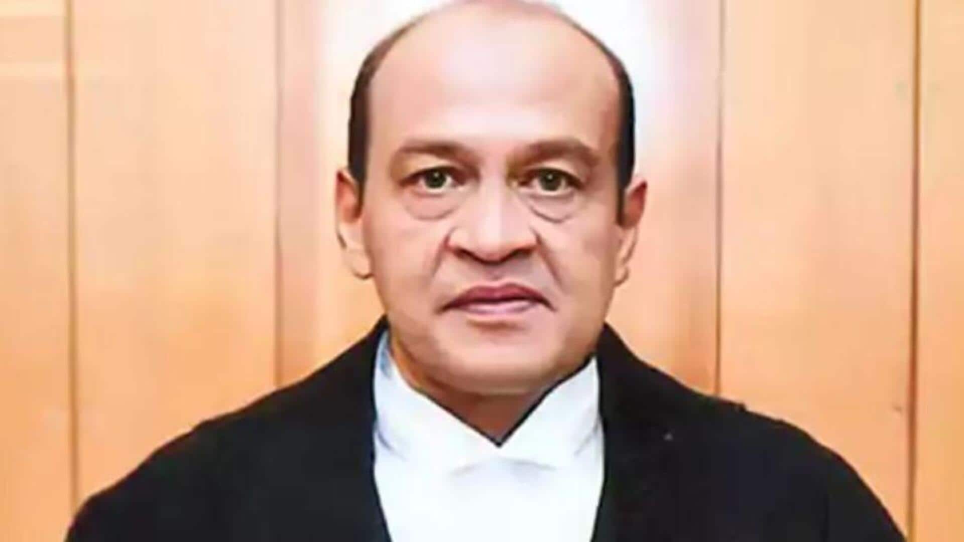 Justice Yashwant Varma: నోట్ల వివాదంపై సుప్రీంకోర్టుకు వెళ్లిన జస్టిస్ వర్మ.. తన పేరును దాచేశారా? Justice Yashwant Varma: నోట్ల వివాదంపై సుప్రీంకోర్టుకు వెళ్లిన జస్టిస్ వర్మ.. తన పేరును దాచేశారా?