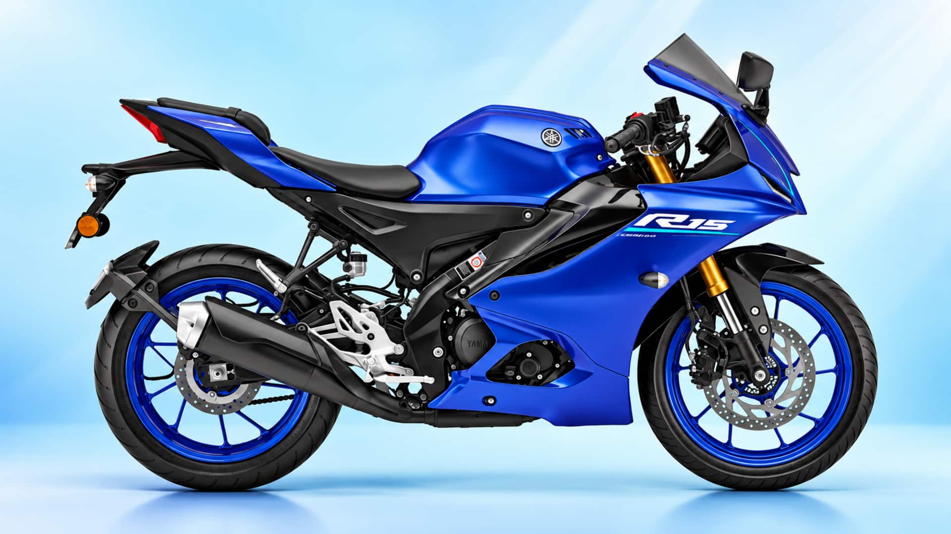 Yamaha R15 V4: యమహా R15 V4లో మరో రెండు వేరియంట్లకు క్విక్‌షిఫ్టర్‌.. ధరలు ఇవే!