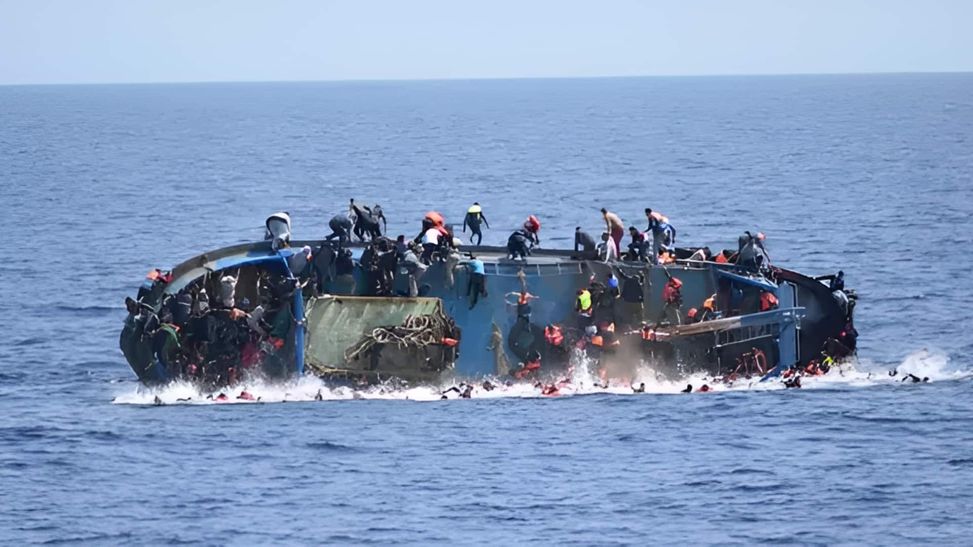 Boat Capsizes: అండమాన్ సముద్రంలో ఘోర పడవ ప్రమాదం.. 250 మంది గల్లంతు