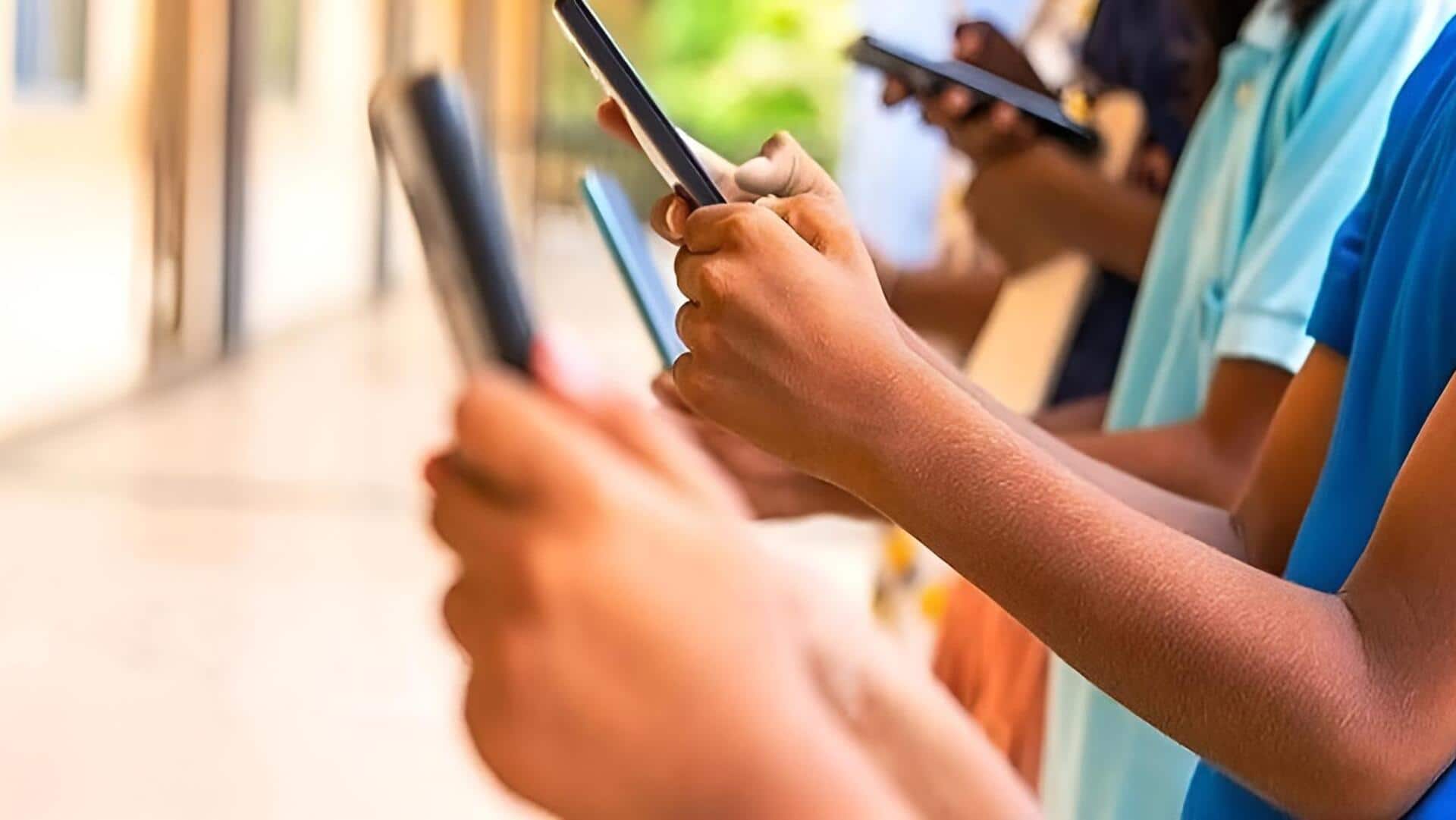 Karnataka: 16 ఏళ్లలోపు విద్యార్థులకు మొబైల్ నిషేధం?.. రాష్ట్ర ప్రభుత్వం కీలక ఆలోచన!