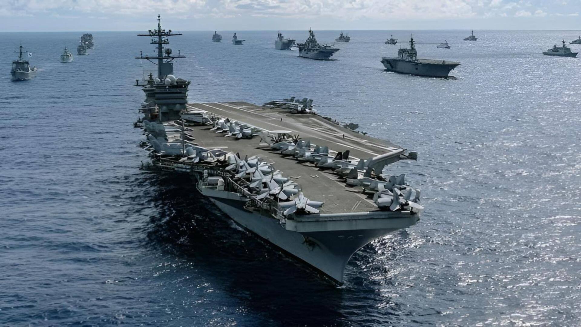 USS Abraham Lincoln: యుద్ధనౌకలో కలకలం.. సముద్రంలోకి దూకి.. అమెరికా నావికుల ఆత్మహత్యాయత్నం..!