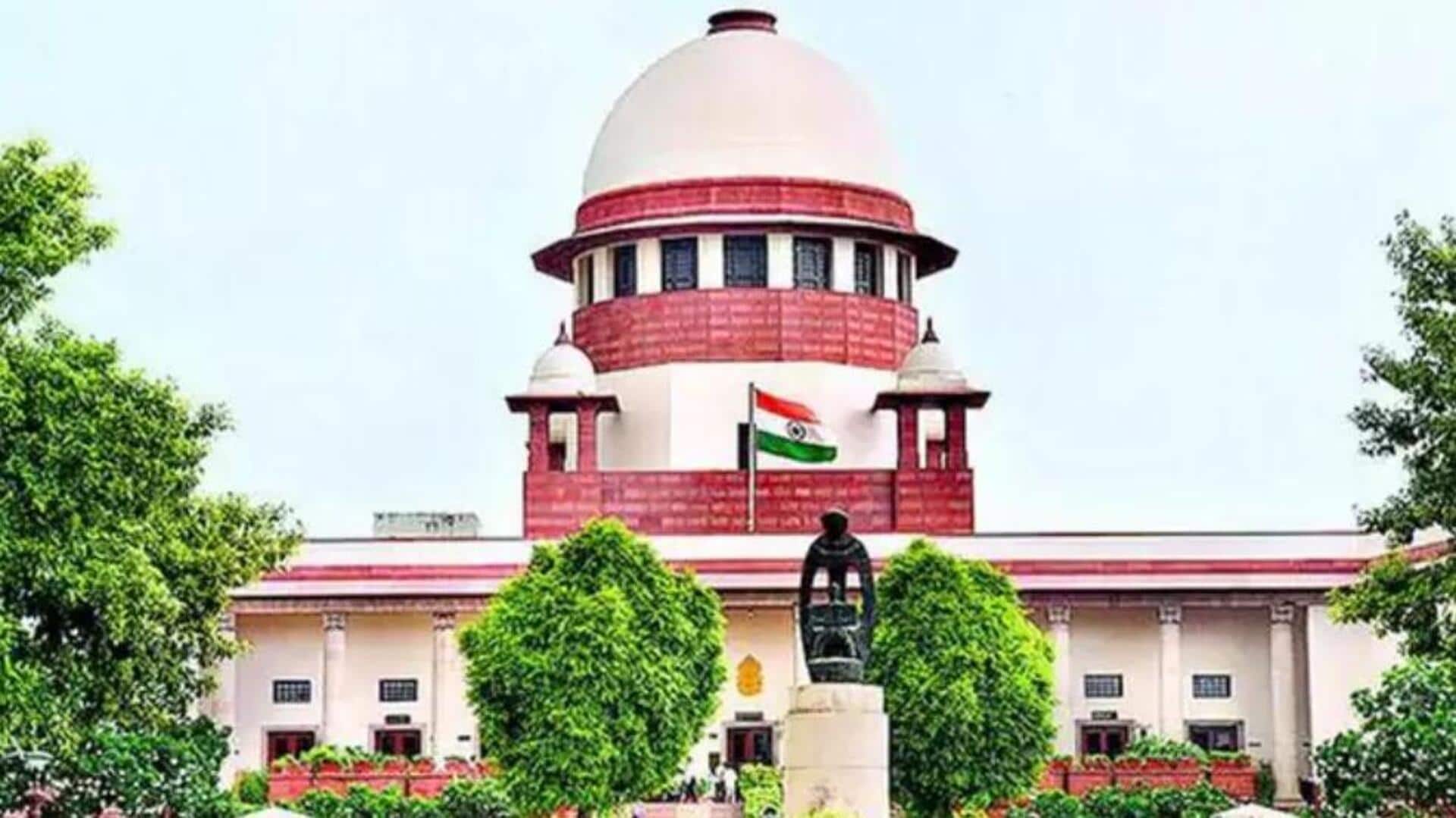 Supreme Court: మాజీ న్యాయమూర్తులకు సమాన పెన్షన్ ఇవ్వాలి: సుప్రీం ఆదేశాలు Supreme Court: మాజీ న్యాయమూర్తులకు సమాన పెన్షన్ ఇవ్వాలి: సుప్రీం ఆదేశాలు
